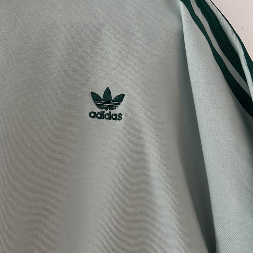 Mint/emerald green cropped hoodie - Picture 2 of 3
